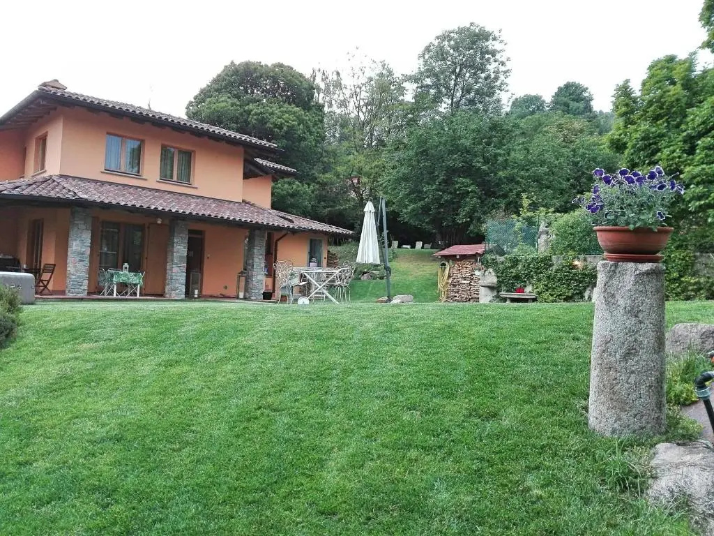 Standard Double room with mountain view (full double bed)