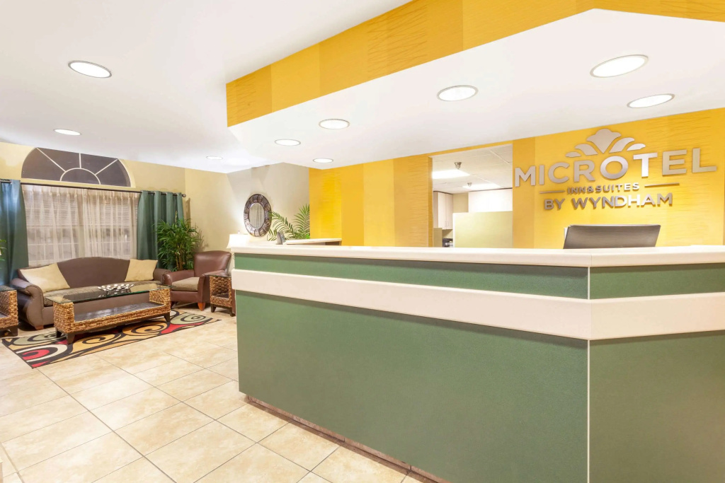 Lobby & Reception