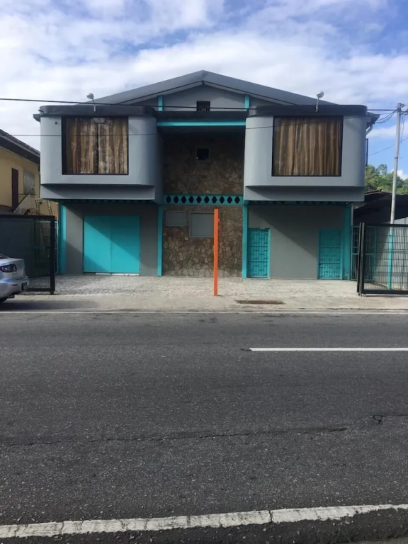 Island Vibes Suites