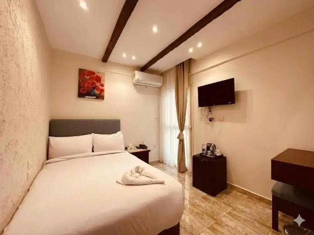 Deluxe Single room with balcony and with mountain view