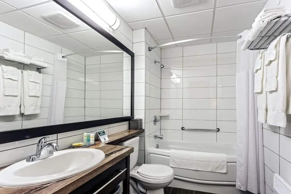 Quality Inn & Suites - фото 9