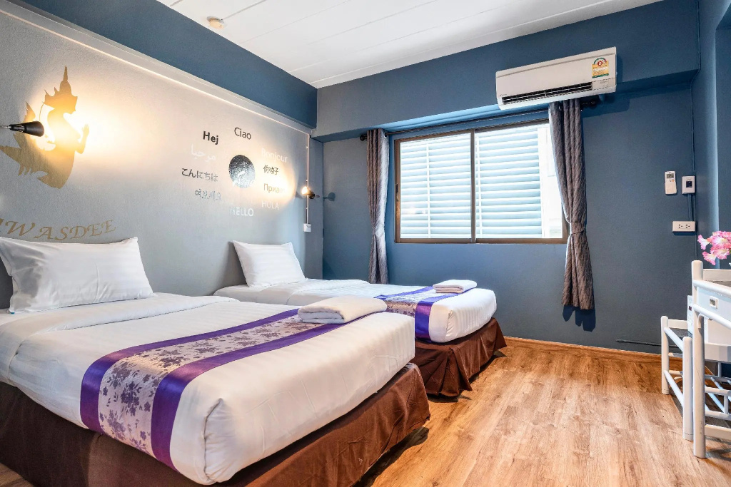 Economy room