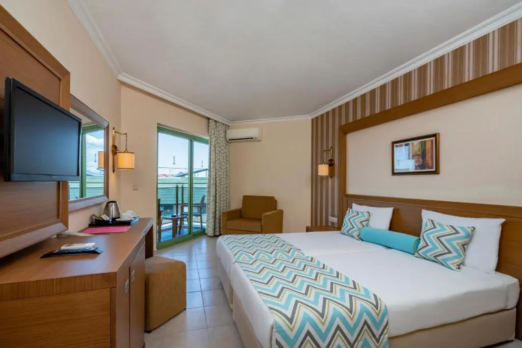 Standard Double room with balcony (full double bed)