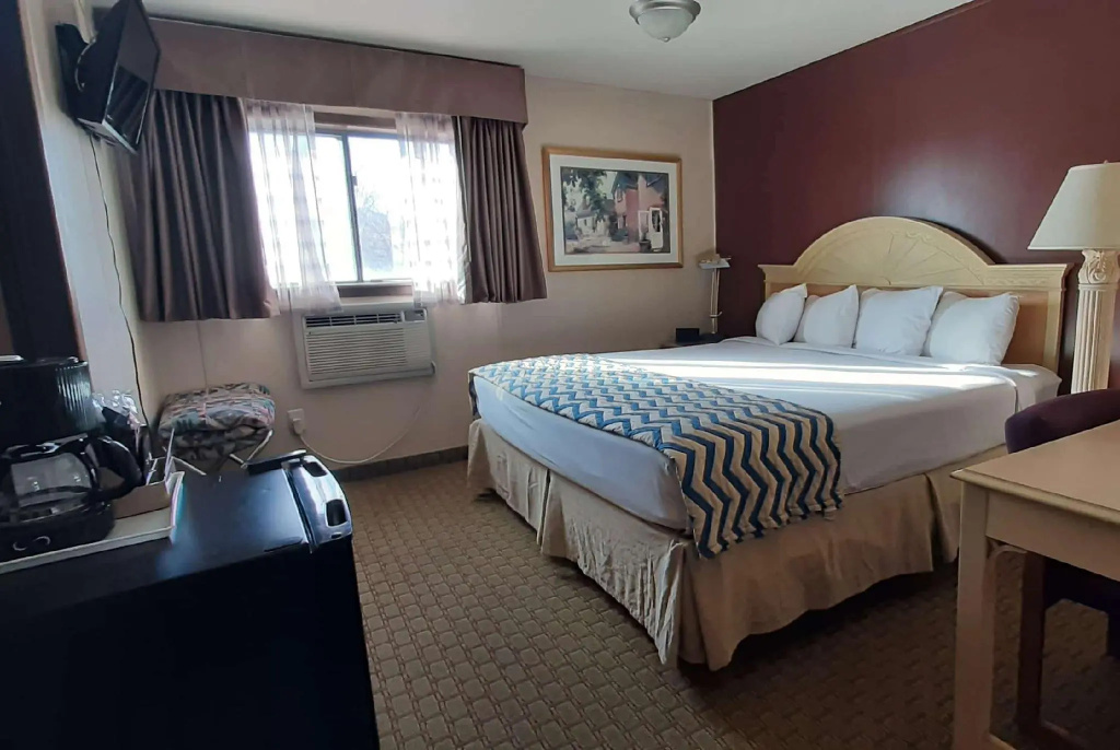 Standard Double room (full double bed)