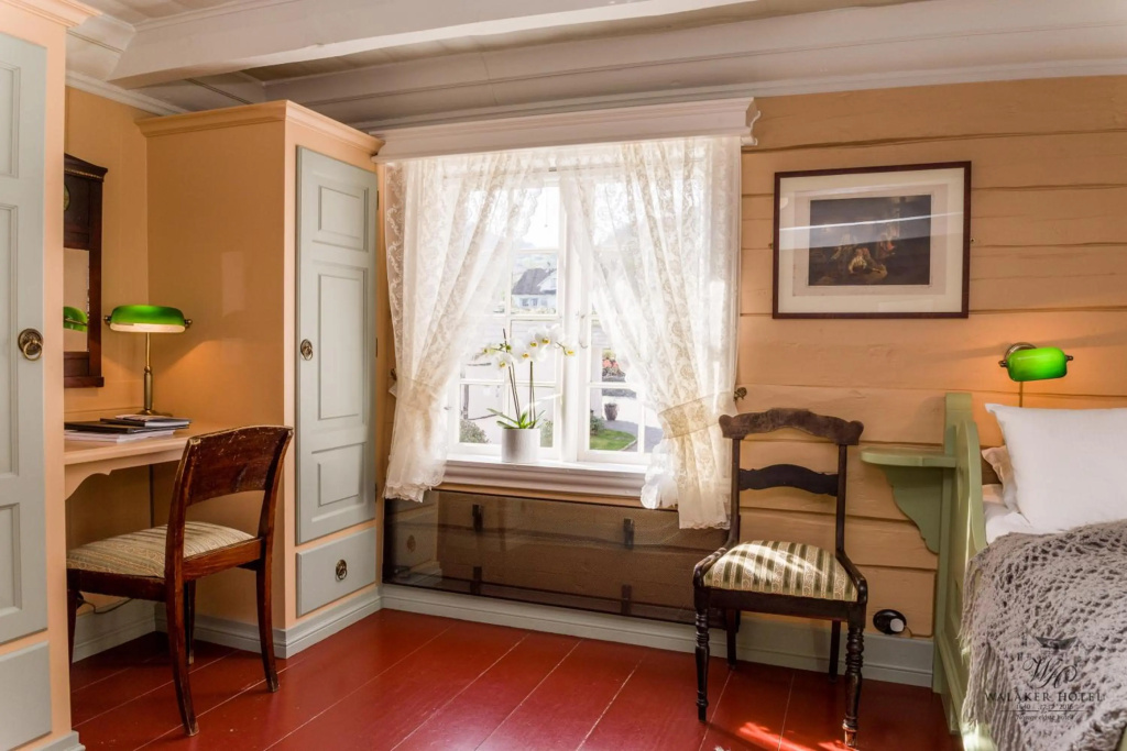 Walaker Hotel — 3
