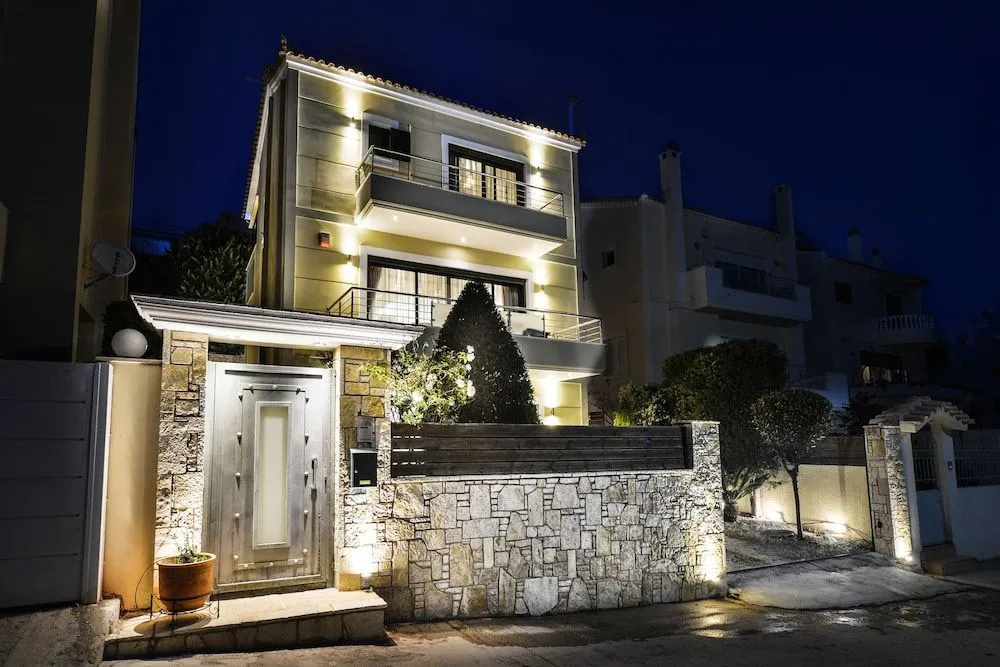 Elegant Villa by B&E