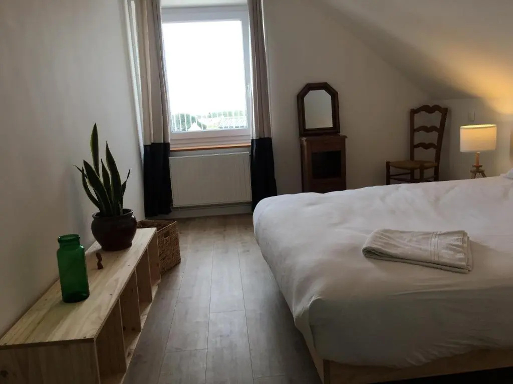 Standard Double room with partial sea view (full double bed)