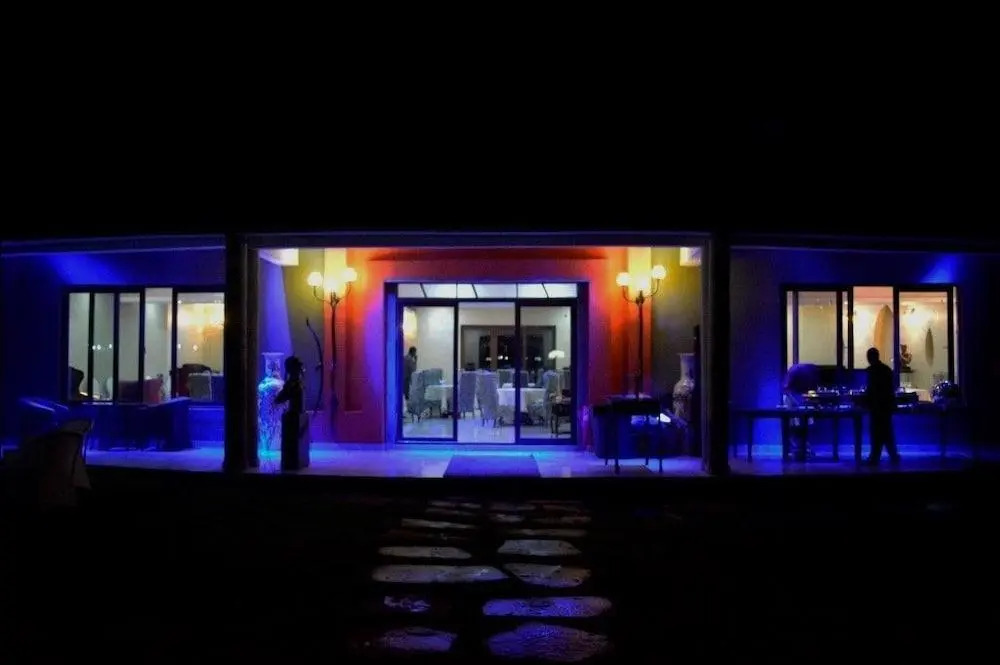 Giraffe Ark Game Lodge