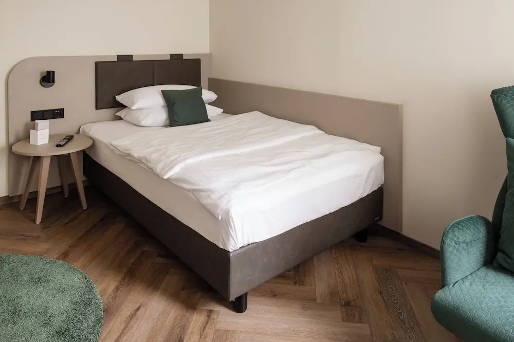 1 Bedroom Standard Single room with garden view