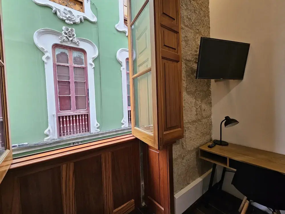Triana Rooms EH