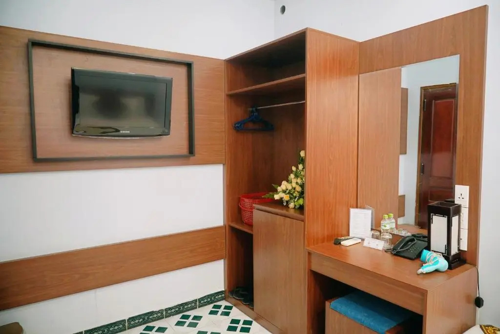 Economy room
