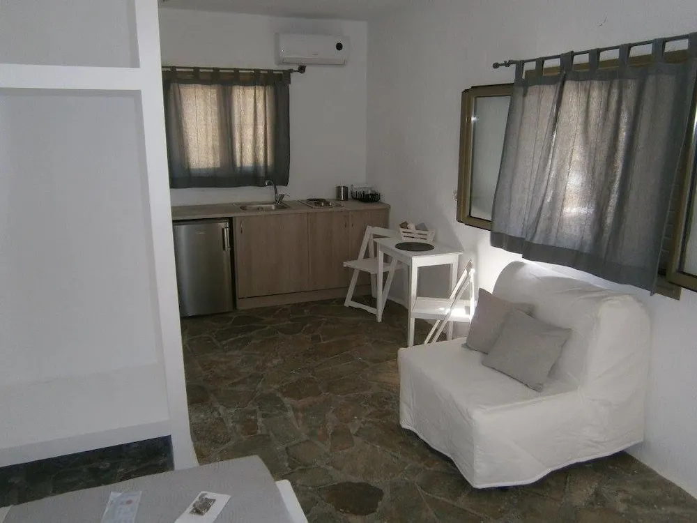 Double Studio (full double bed)