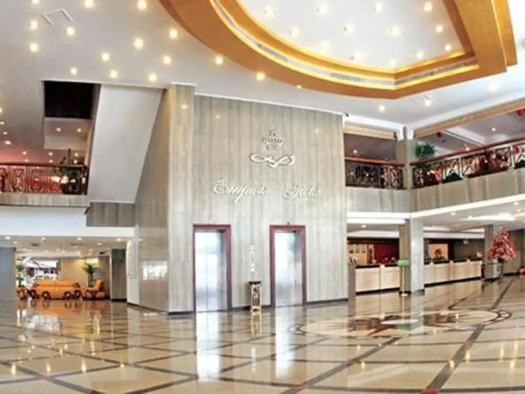 Lobby & Reception