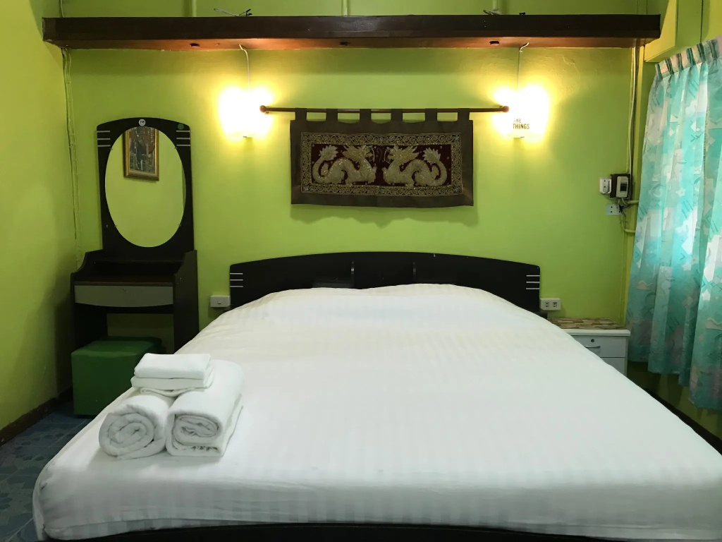 Standard Double room with balcony (full double bed)