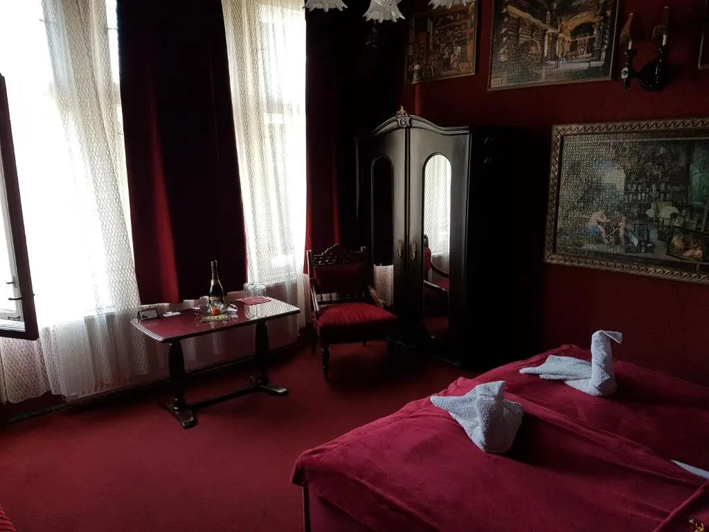 Deluxe Double room with garden view (full double bed)