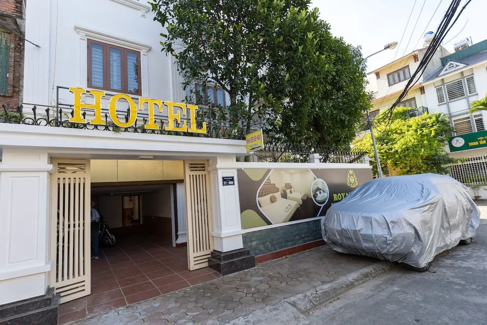 Royal Hotel - Sai Dong - Long Biên