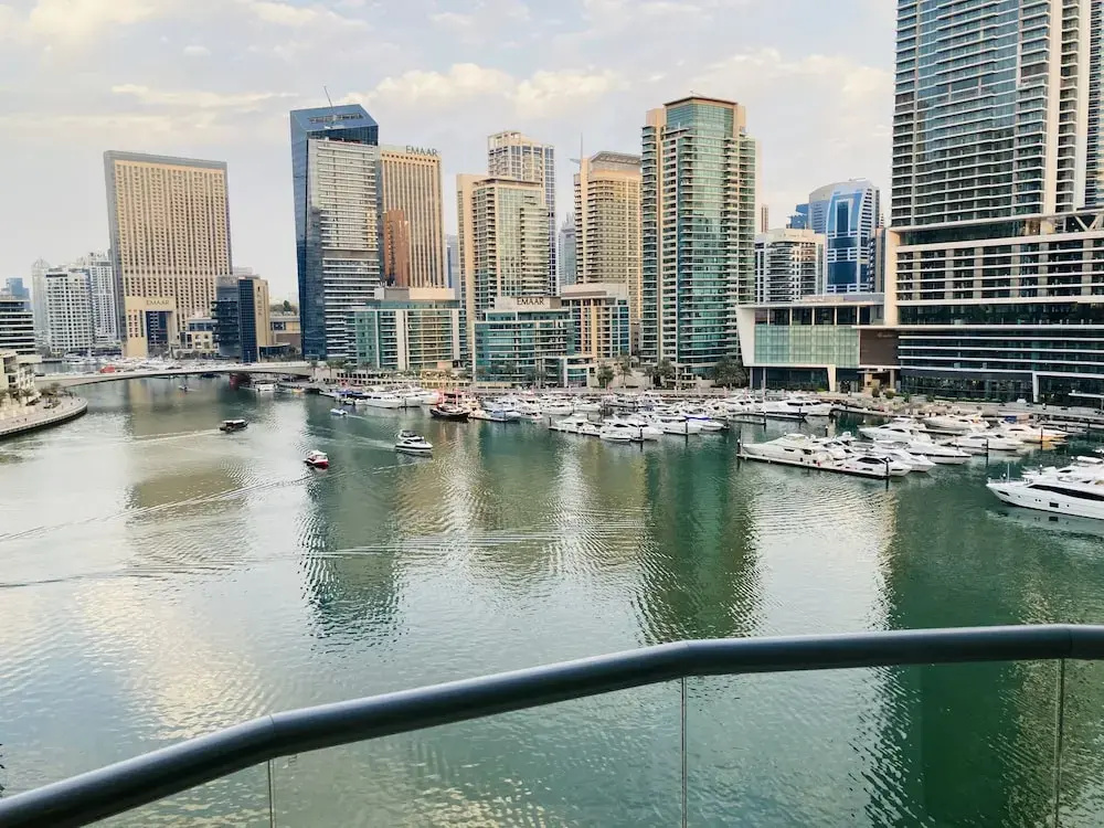 Whitesage - Marina Gem, Fancy Apartment with Waterfront Views, Dubai
