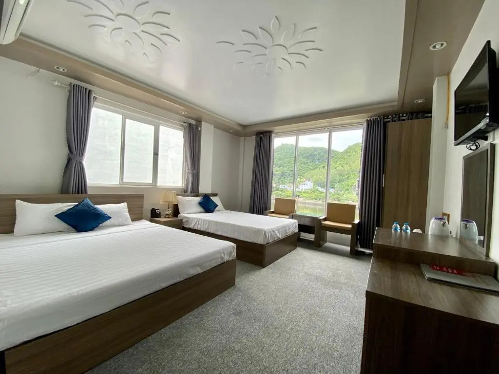 Standard Family room with lake view