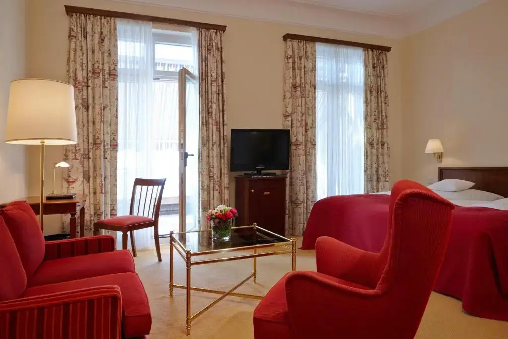 Standard Double room with balcony and with lake view (full double bed)