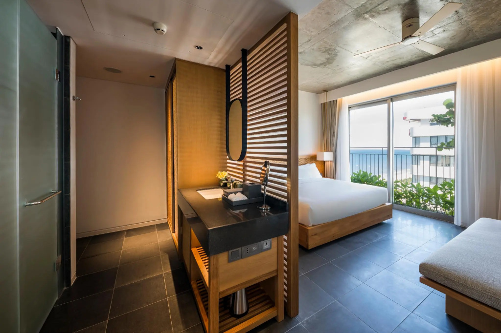Deluxe Double room with balcony (full double bed)