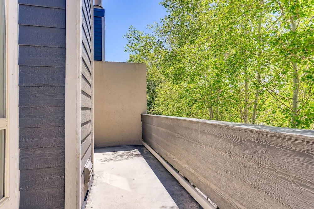 Private Entry, Washer&dryer, Near Town, Lake Dillon! 3 Bedroom Condo by RedAwning