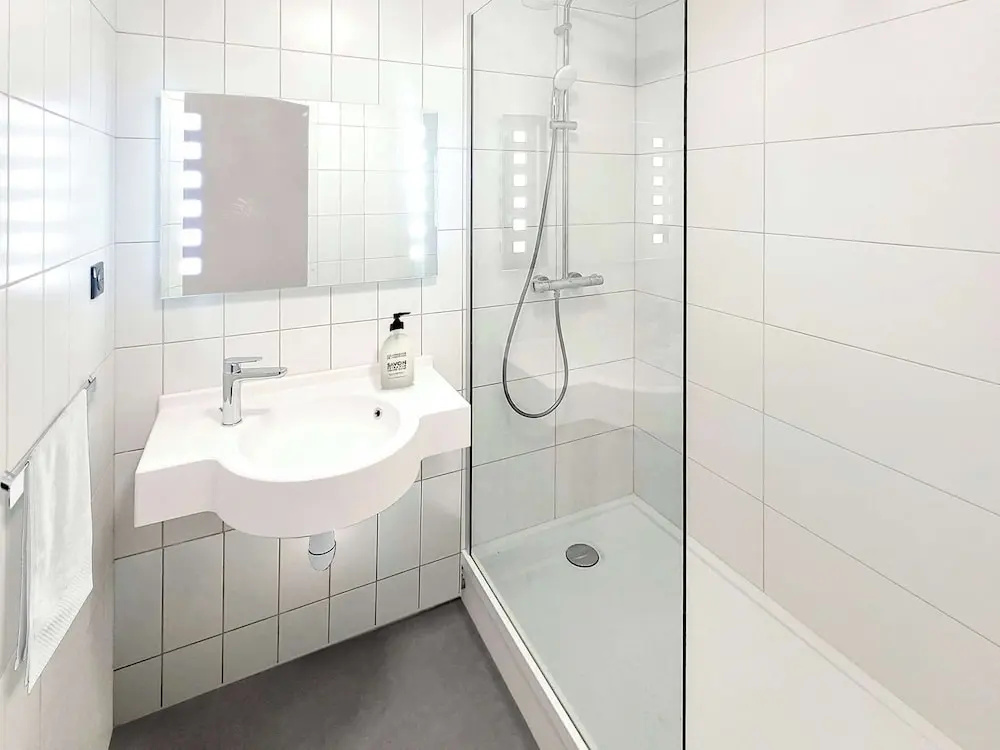 Greet Hotel Montbeliard - Chambres