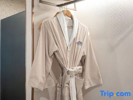 Двухместный номер Deluxe с видом на бассейн двуспальная кровать в Howard Johnson by Wyndham Phuket Naiyang