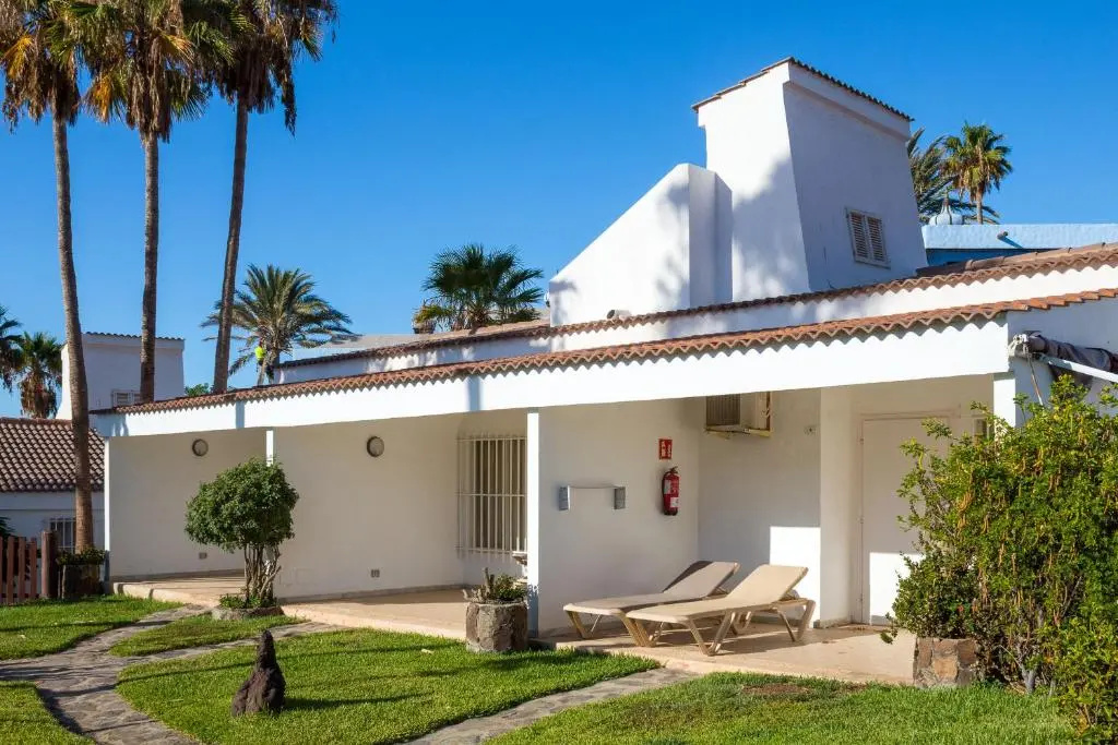 Bungalows Side Shore