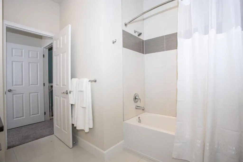 New 3 Bedroom Suites Close to Disney