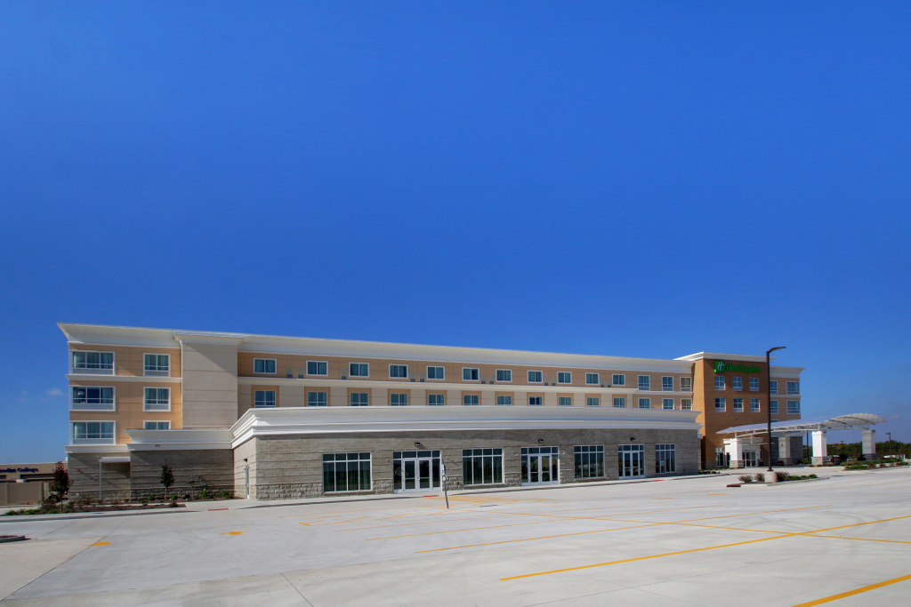 Holiday Inn & Suites Peoria At Grand Prairie by IHG