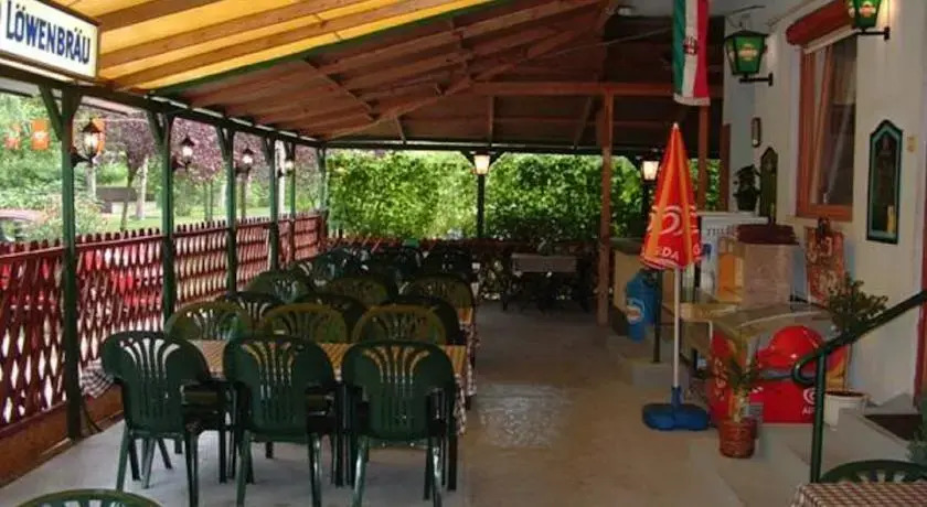 Fűzfa Grillkert – Pizzéria és Panzió - фото 9