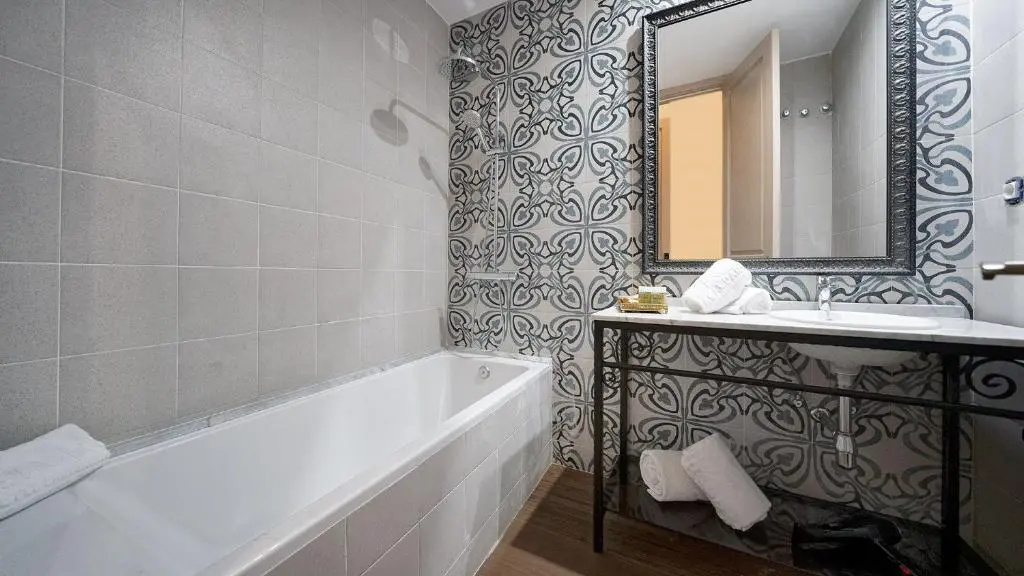 Superior Double room (full double bed)