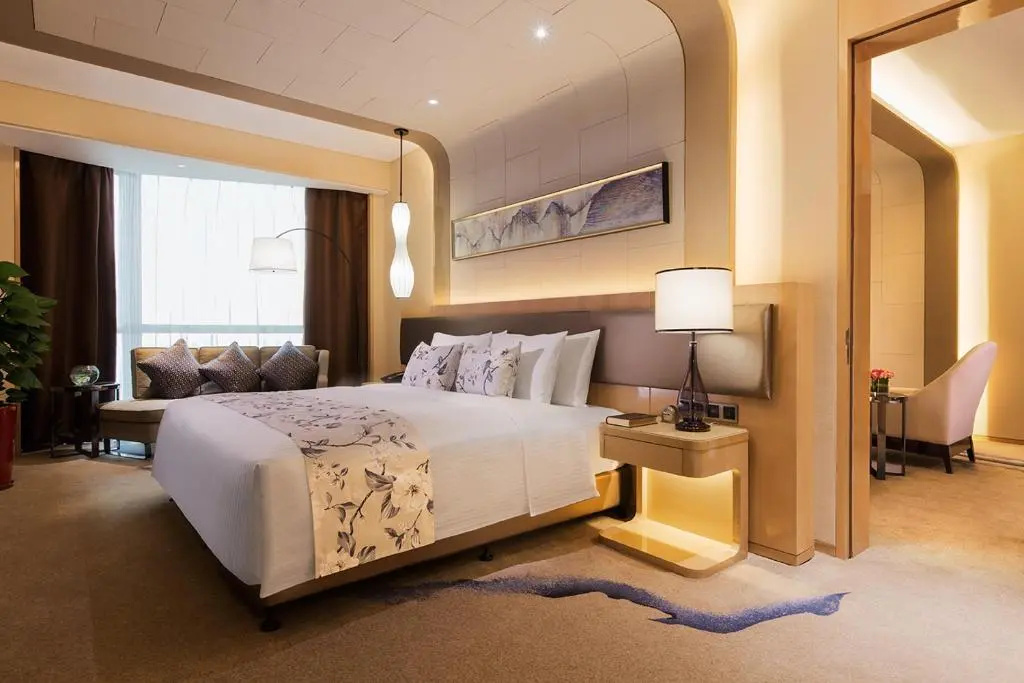 Deluxe Double Suite full double bed