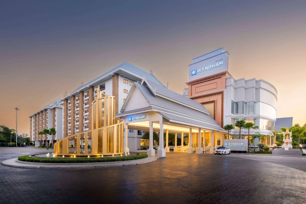 Отель Wyndham Jomtien Pattaya