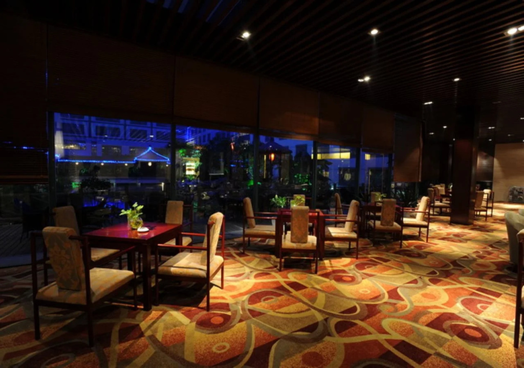 Food & Beverage