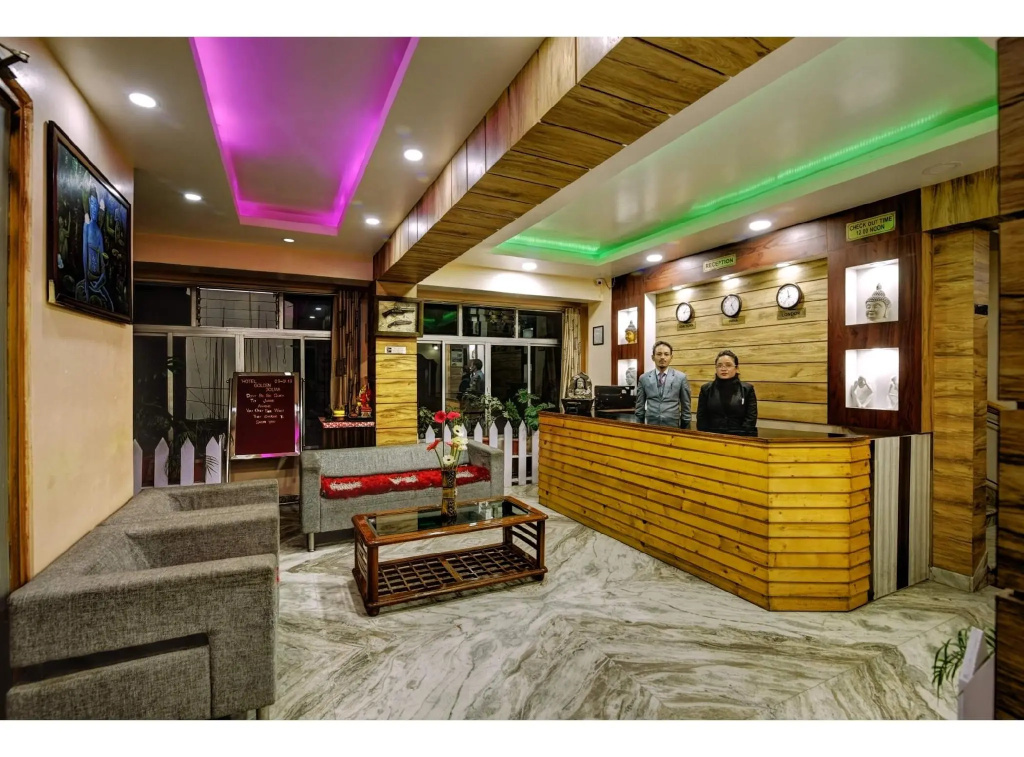 Lobby & Reception