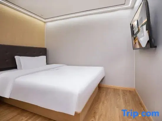 Superior Double room (full double bed)