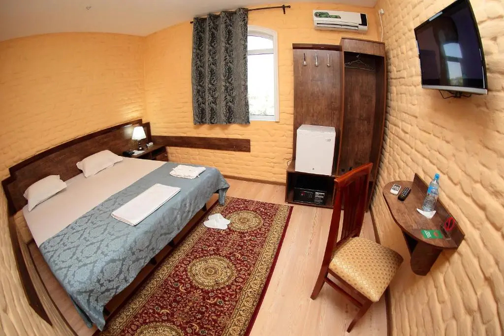 Double room (full double bed)
