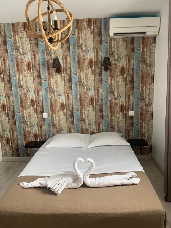 Economy room