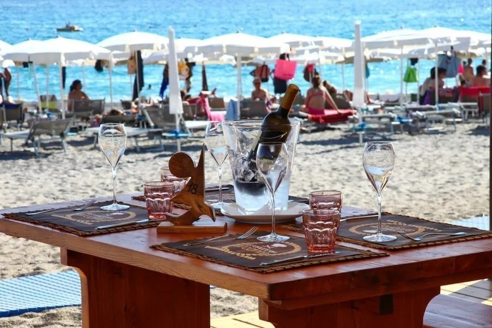 Beach & Waterfront