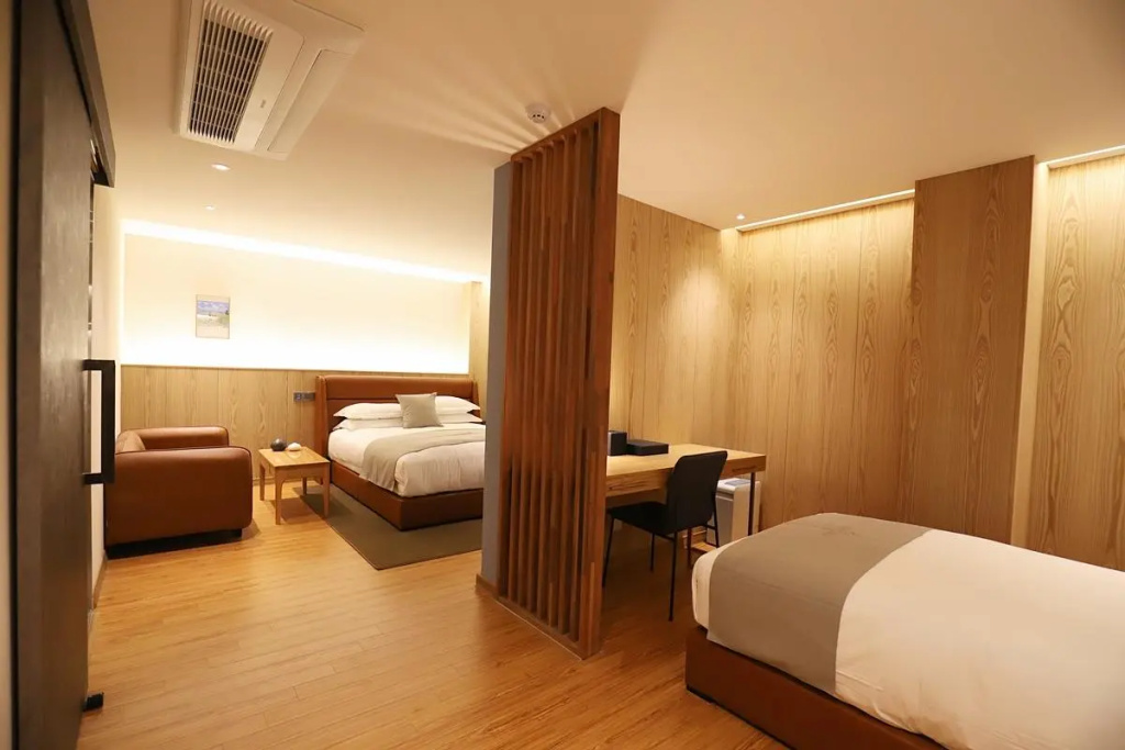 Double Suite (twin beds)