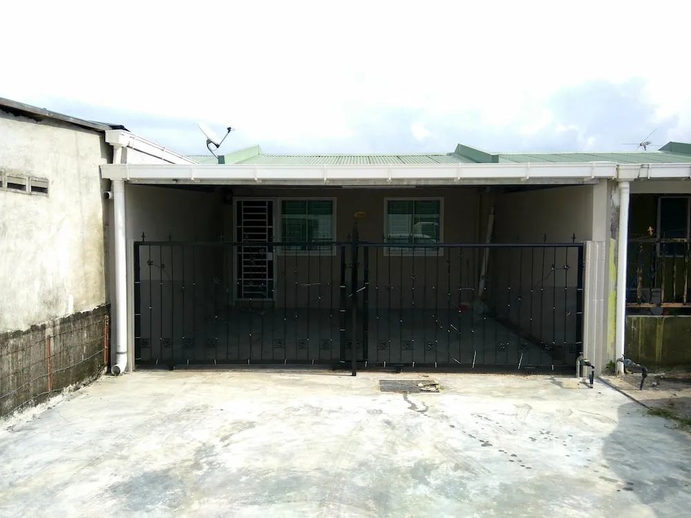 Sakura Bandar Semariang Guest House