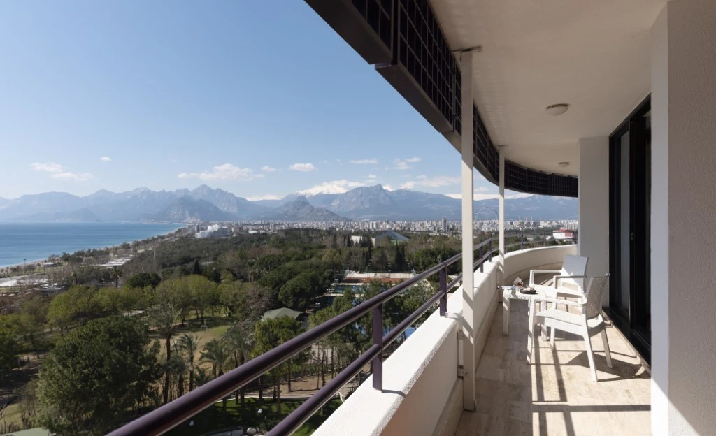 Balcony & Terrace