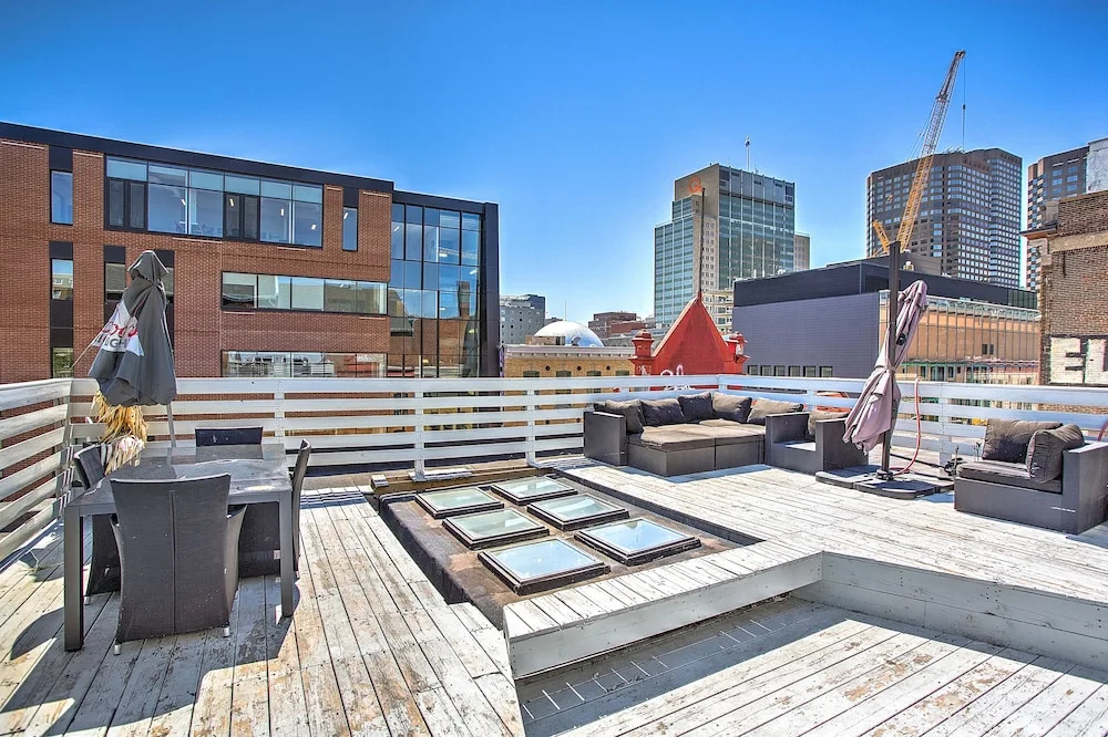 Destination Stays - LOFT HOUSE Quartier des Spectacles