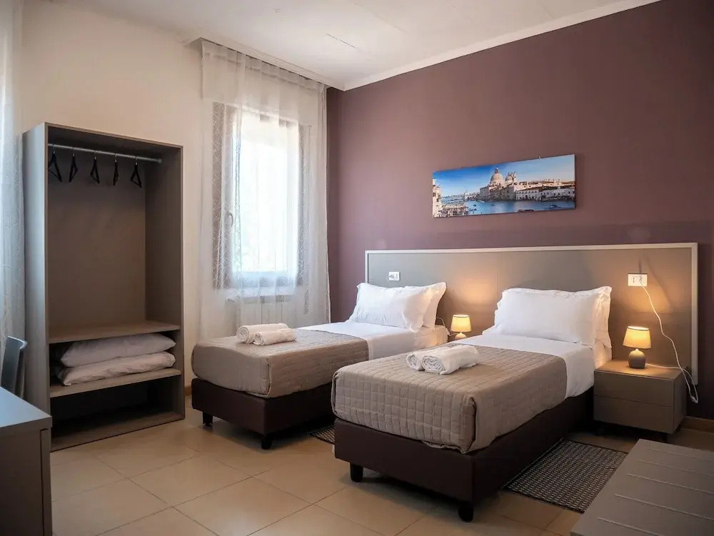 Classic Double room with city view (twin beds)