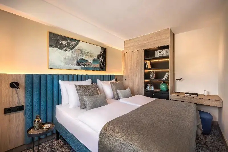 Standard Double room (full double bed)