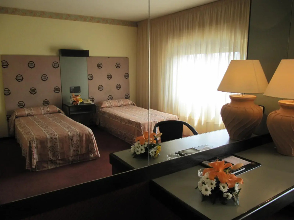 Hotel Sercotel Cuatro Postes - Général