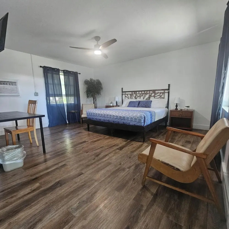 Economy room