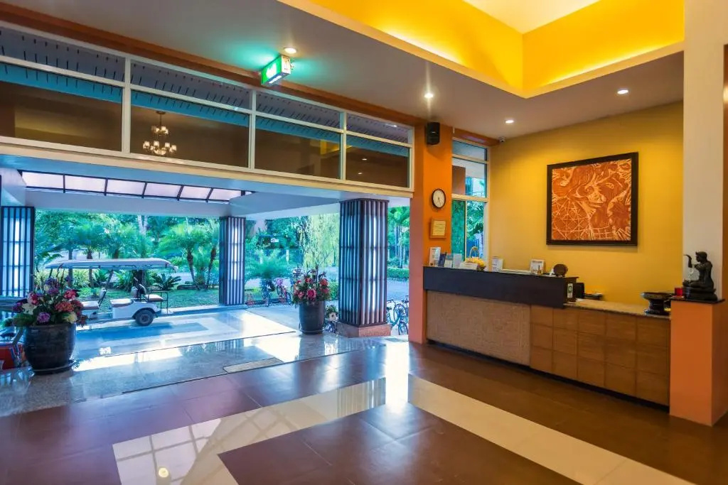 Lobby & Reception