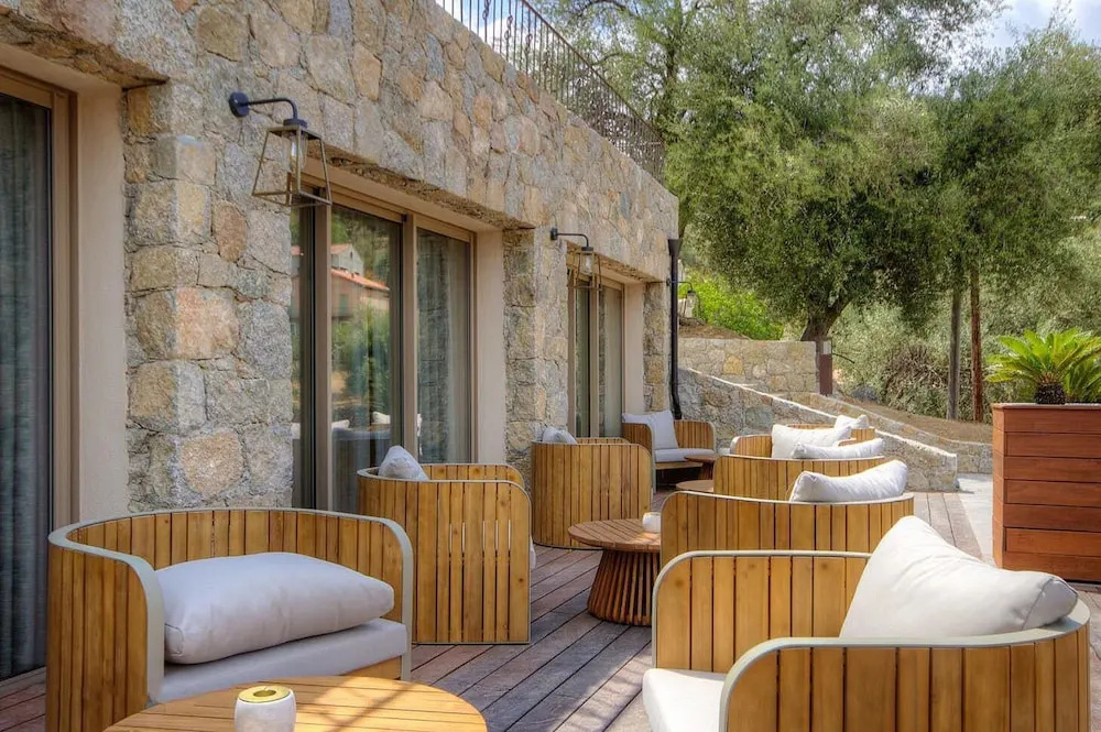 Balcony & Terrace